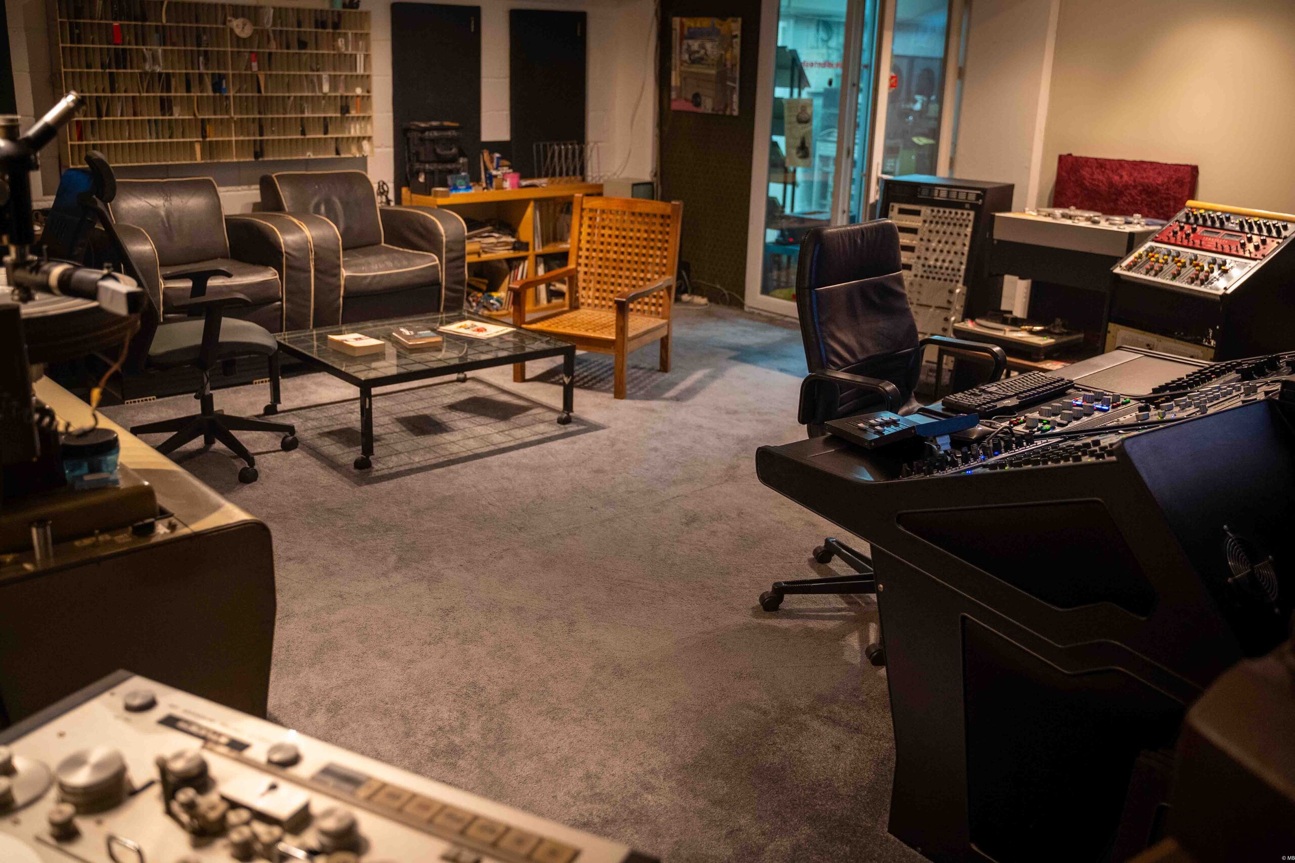 Vue d'ensemble du studio de mastering — 150 rue Saint-Maur, Paris